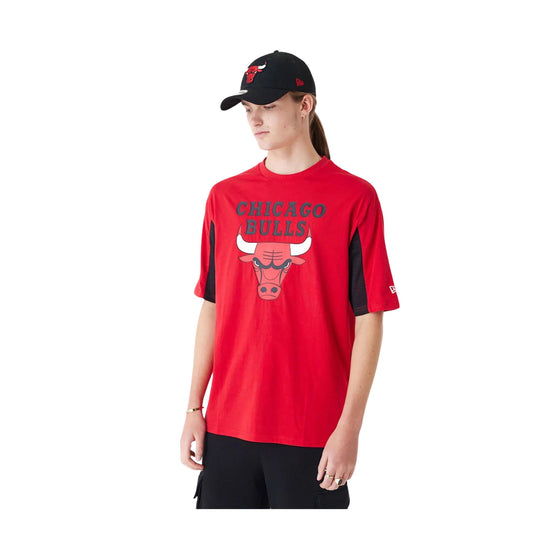 T-shirt con logo frontale