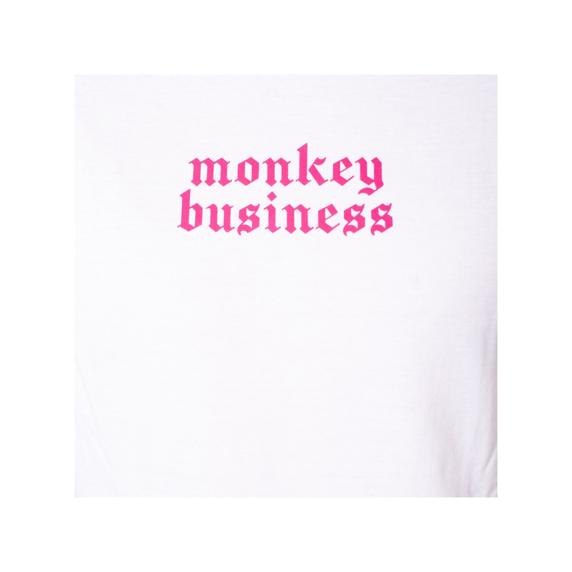 Dettaglio ravvicinato scritta Monkey Business sul petto